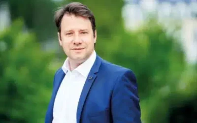 LOĂG CHESNAIS-GIRARD âFAIRE VIBRER LA BRETAGNE DE MANIĂRE TRANQUILLE ET POSITIVEÂ !â